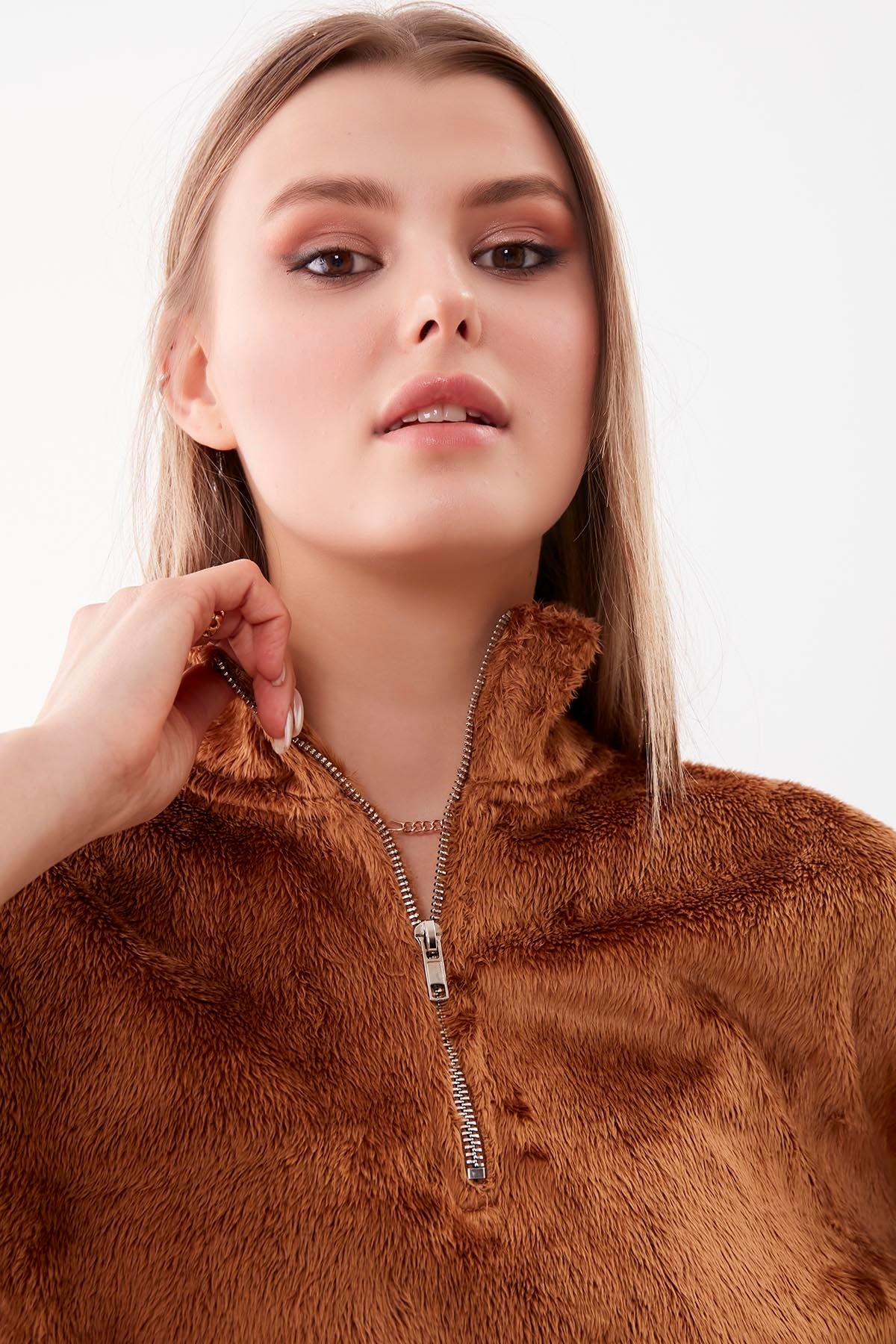 PELUSH SWEAT WITH ZIPPER
