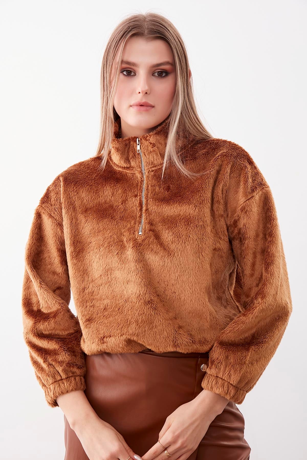 PELUSH SWEAT WITH ZIPPER