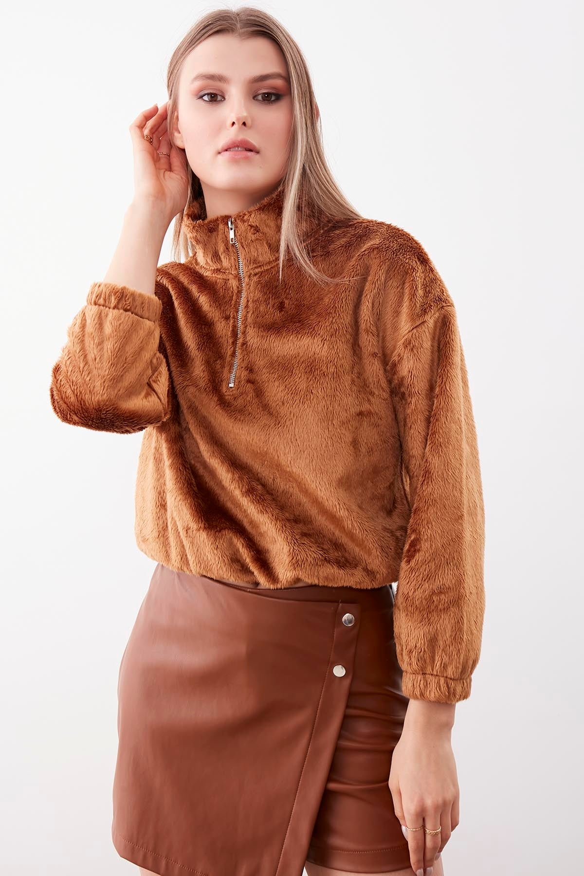 PELUSH SWEAT WITH ZIPPER