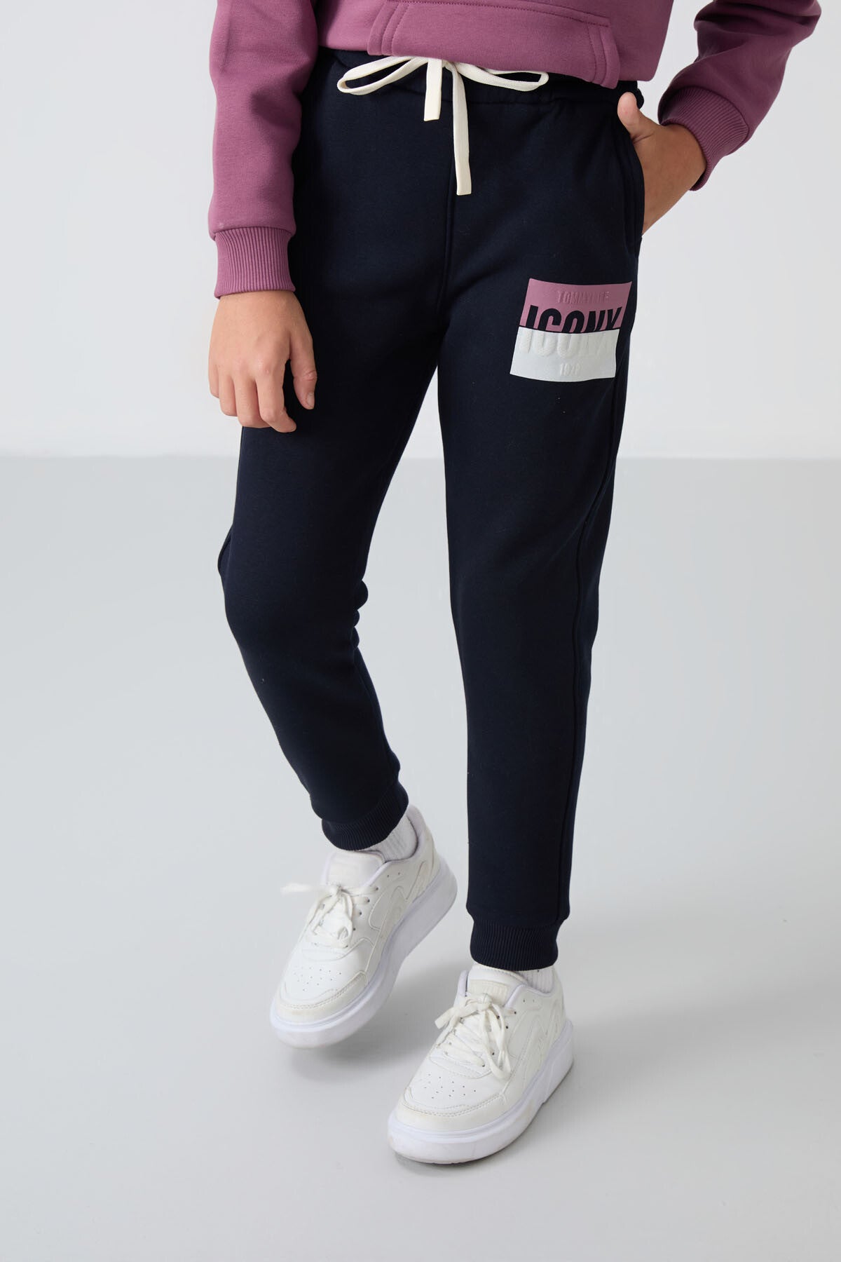 Soft Cherry-Navy Blue Cotton Thick Inner Fleece Soft Textured Standard Fit Printed Boys' Tracksuit Set - 11246