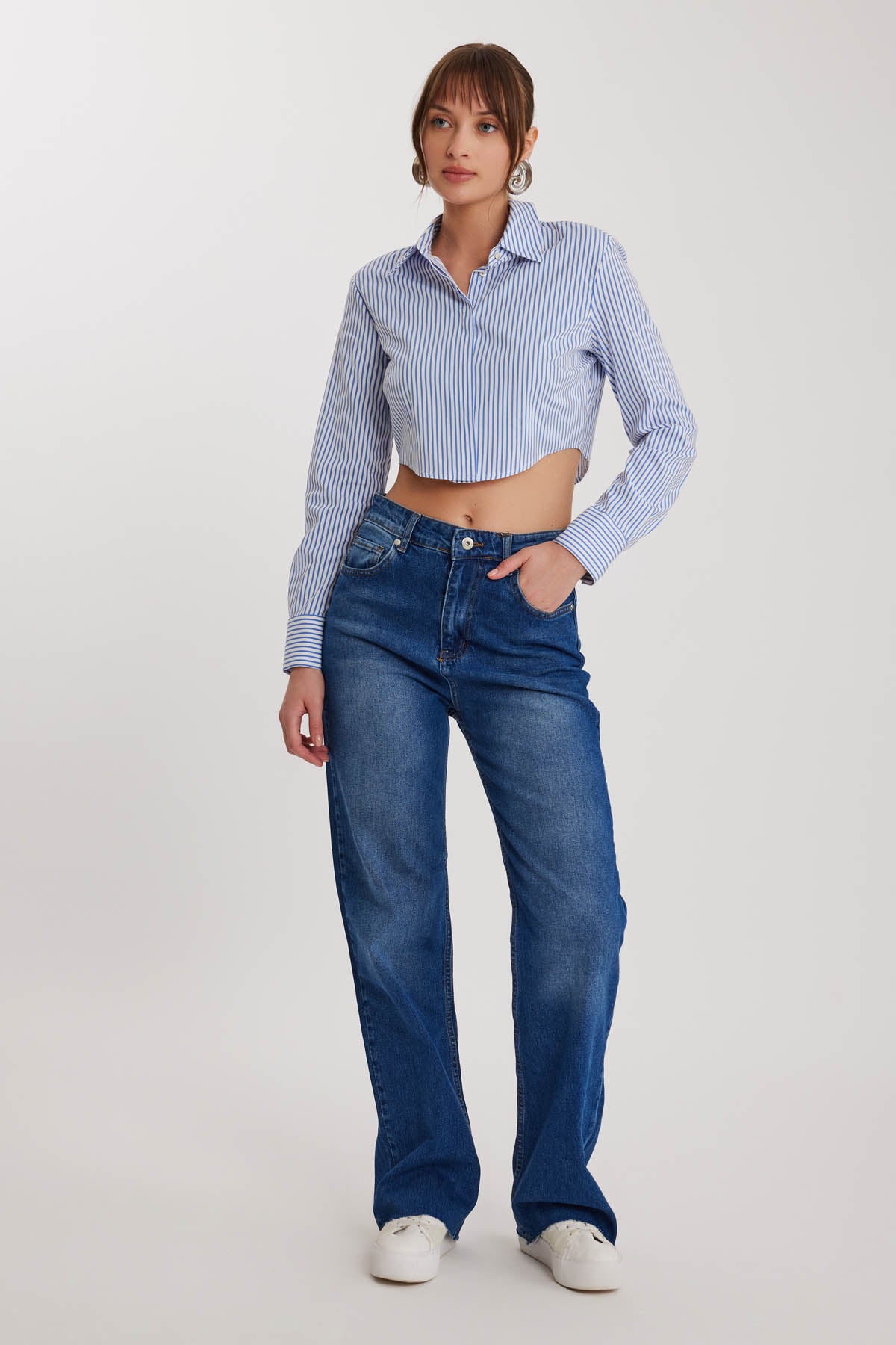 STRAIGHT FIT JEANS