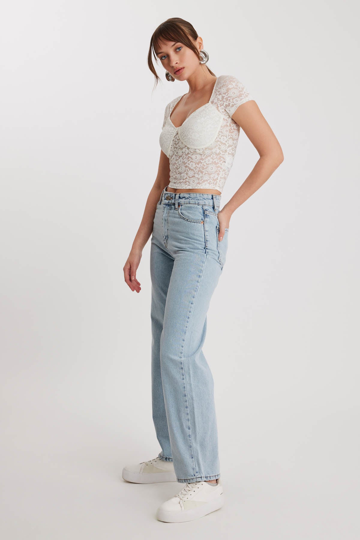 STRAIGHT FIT WIDE LEG JEANS