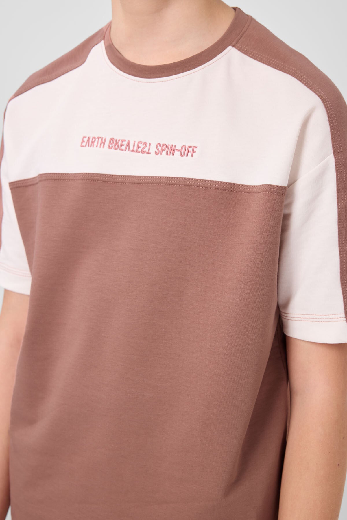 Oversize Fit Embroidered Cotton Cinnamon T-Shirt for boys - 11290