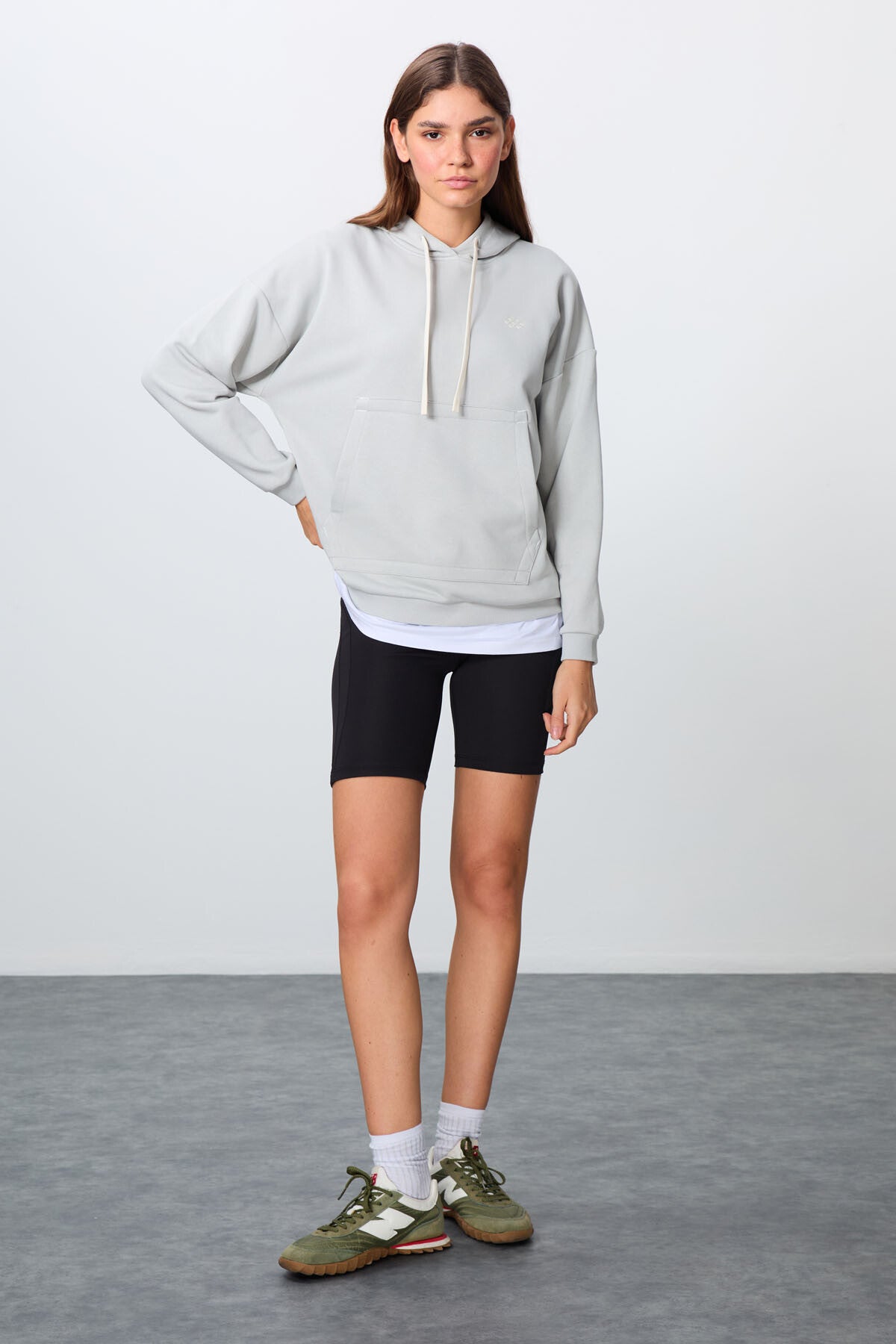 Stone Compact Cotton Thick Smooth Textured Hooded Oversize Fit Women's Sweatshirt - 97291