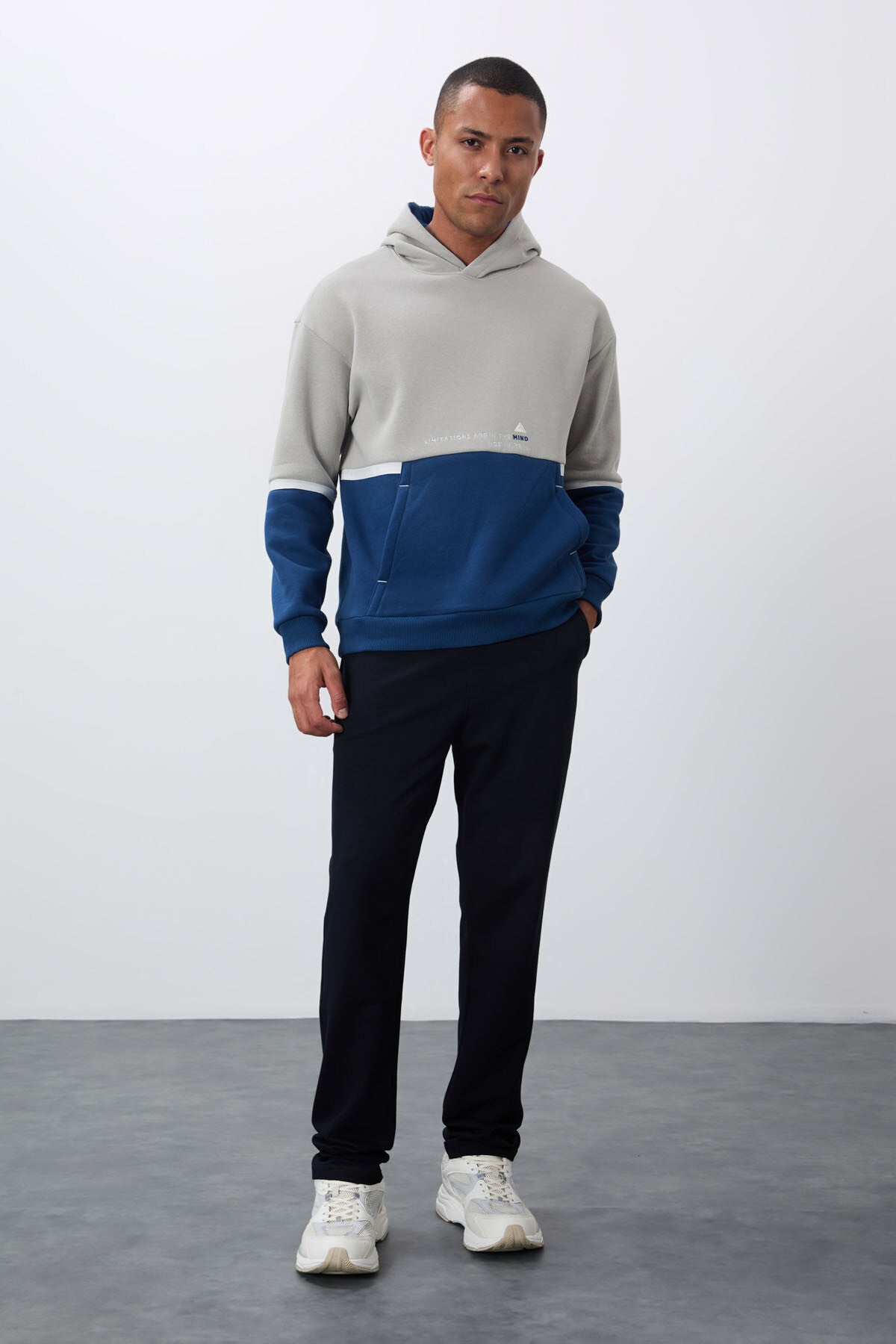 Stone Cotton Thick Fleece-Lined Soft Textured Comfort Fit Embroidered Men's Sweatshirt - 88417