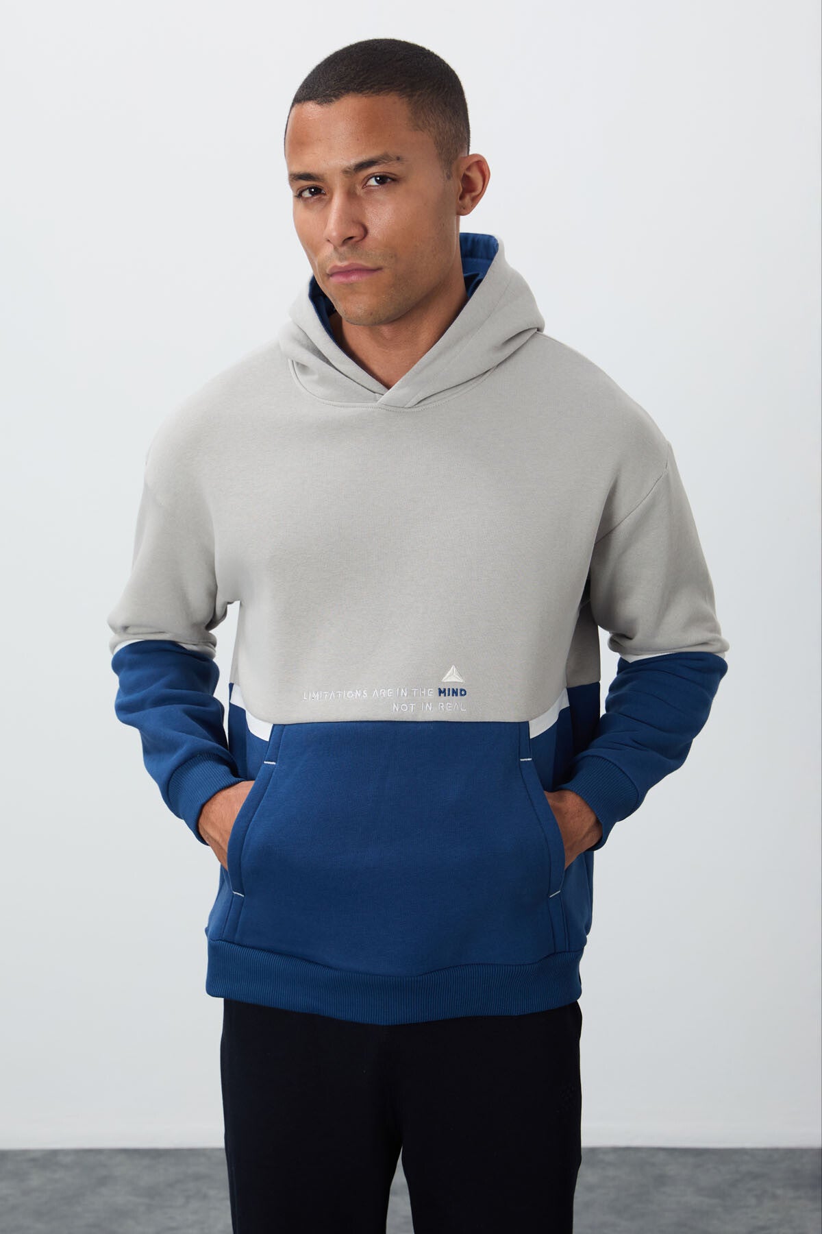 Stone Cotton Thick Fleece-Lined Soft Textured Comfort Fit Embroidered Men's Sweatshirt - 88417