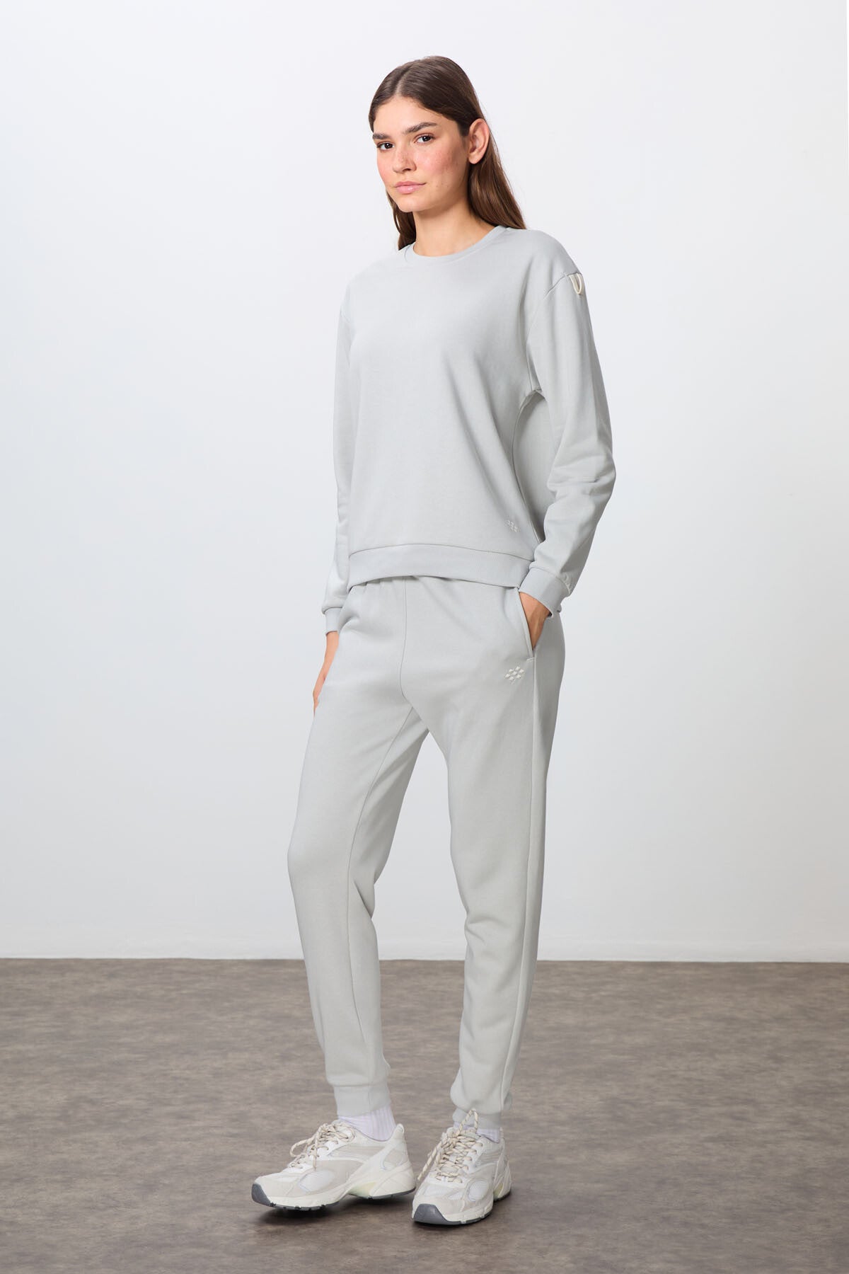 Stone Compact Cotton Thick Smooth Textured O Collar Oversize Fit Women's Tracksuit Set - 95341