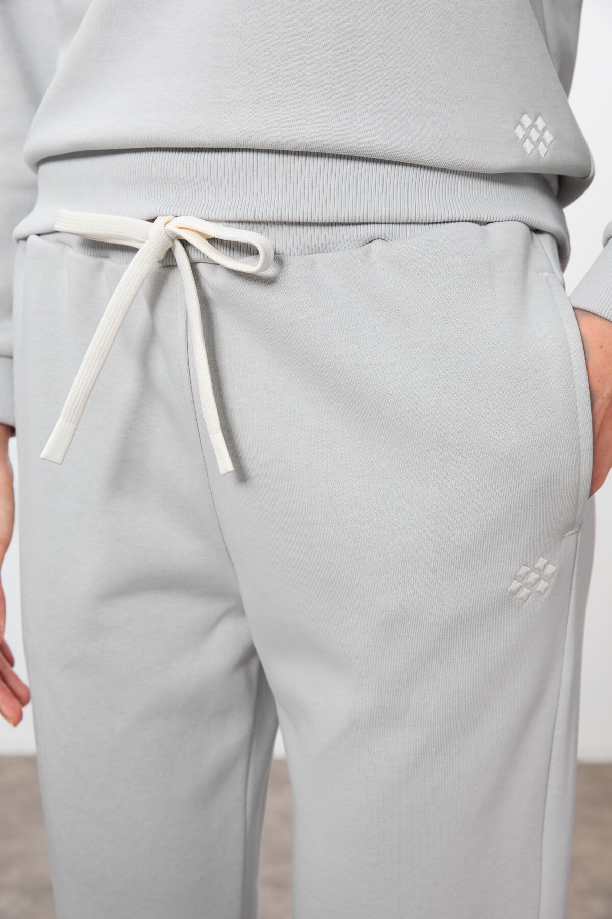 Stone Compact Cotton Thick Smooth Textured O Collar Oversize Fit Women's Tracksuit Set - 95341