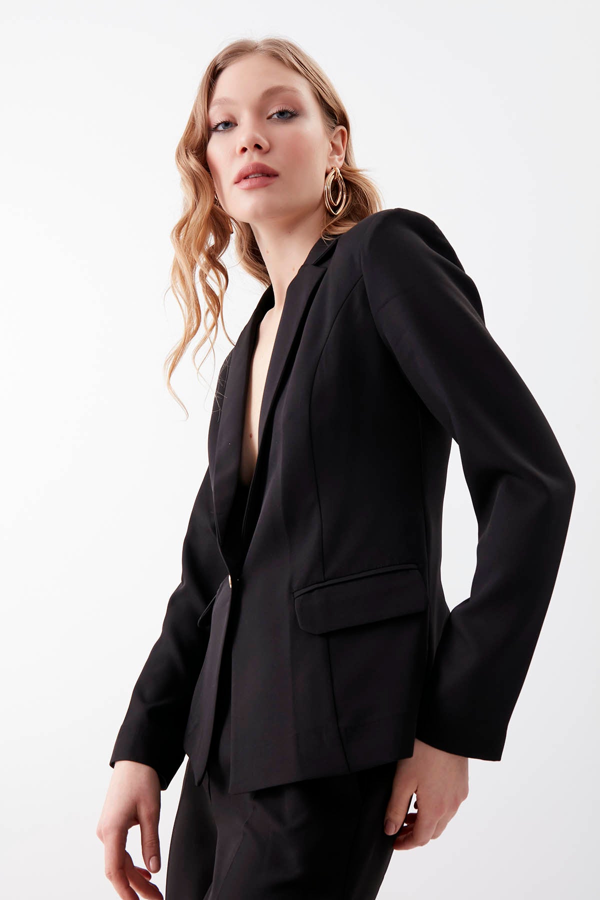 SINGLE BUTTON BLAZER JACKET