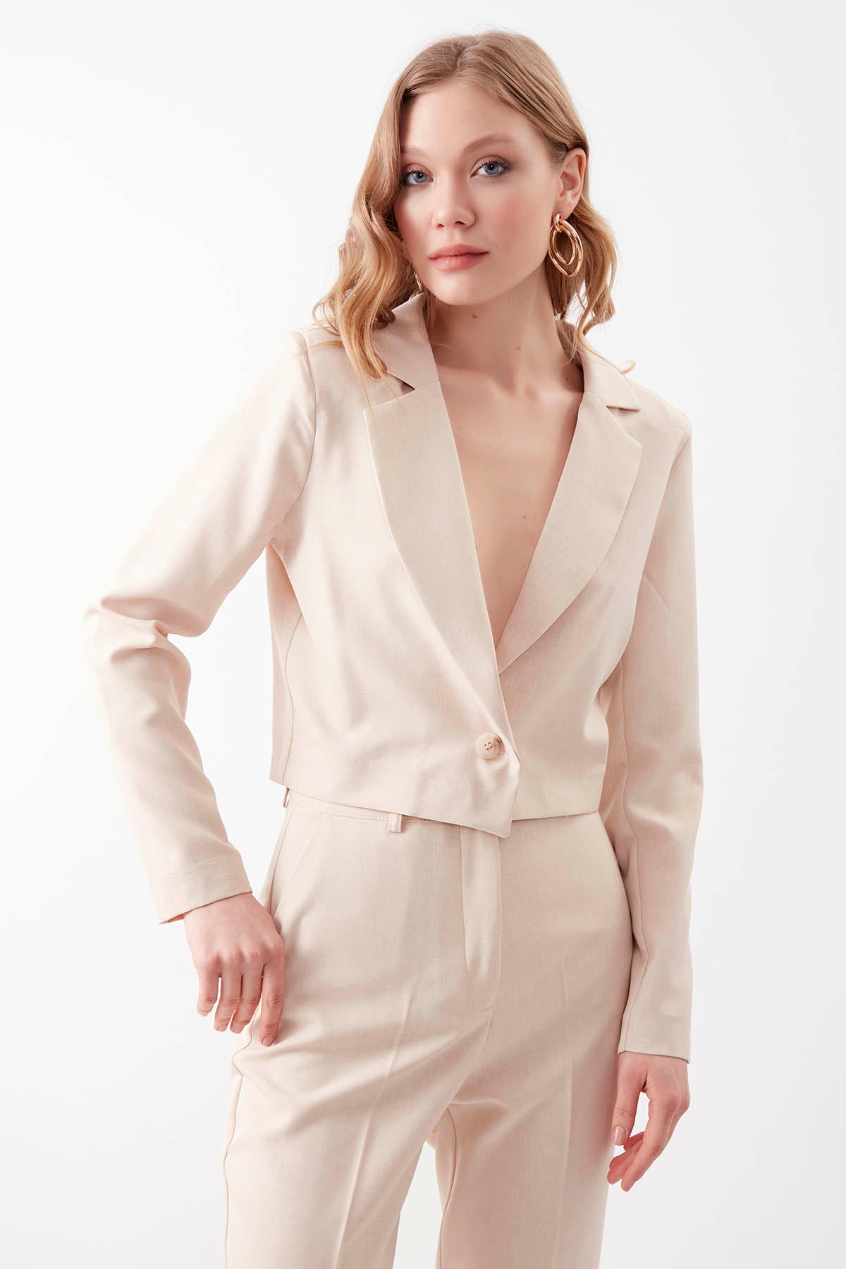 ONE BUTTON CROP JACKET
