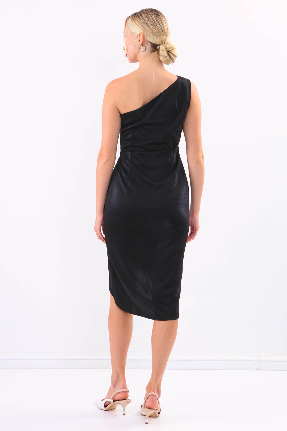ONE SHOULDER GLOSSY SATIN DRESS