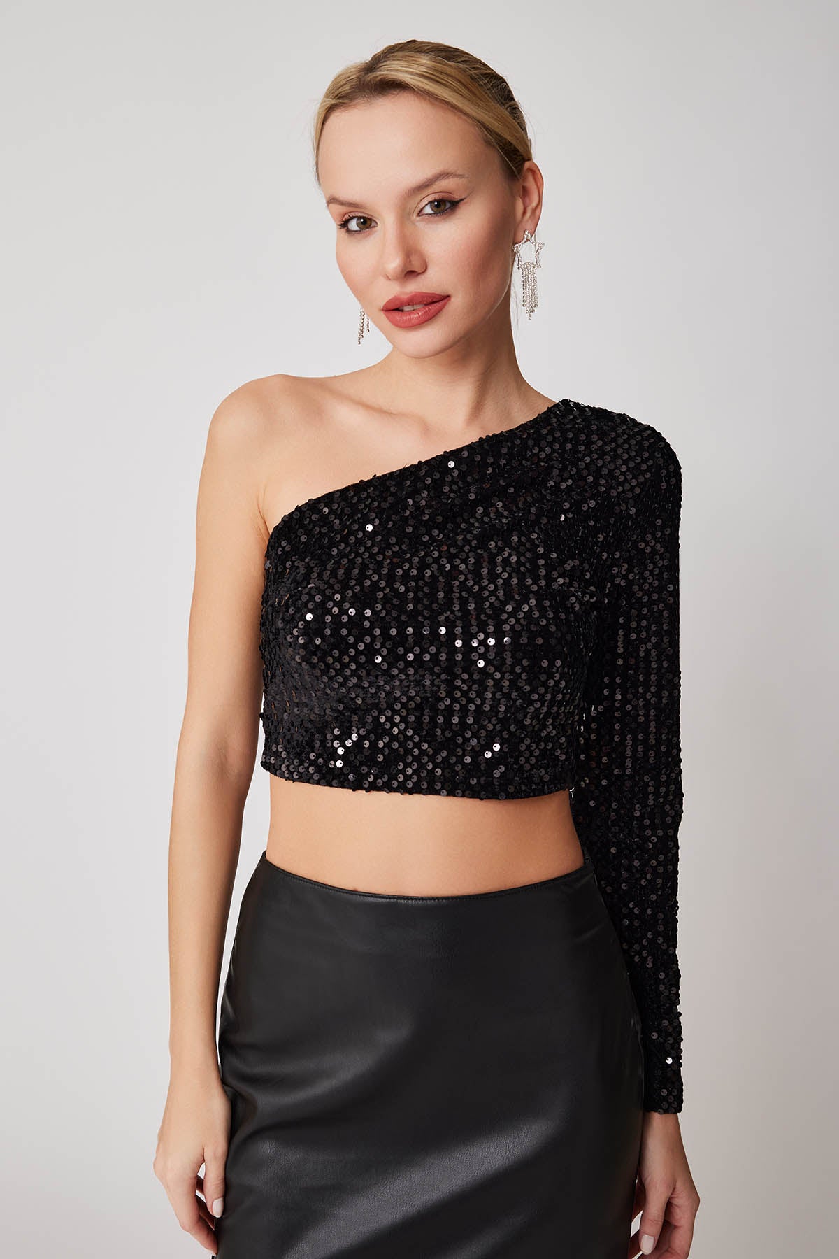ONE SHOULDER CROP BLOUSE
