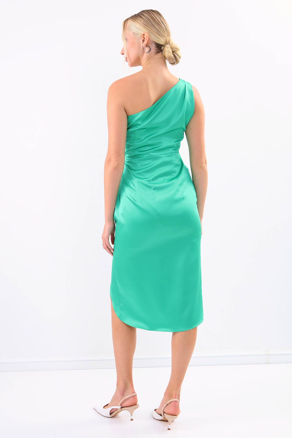 ONE SHOULDER SATIN DRESS