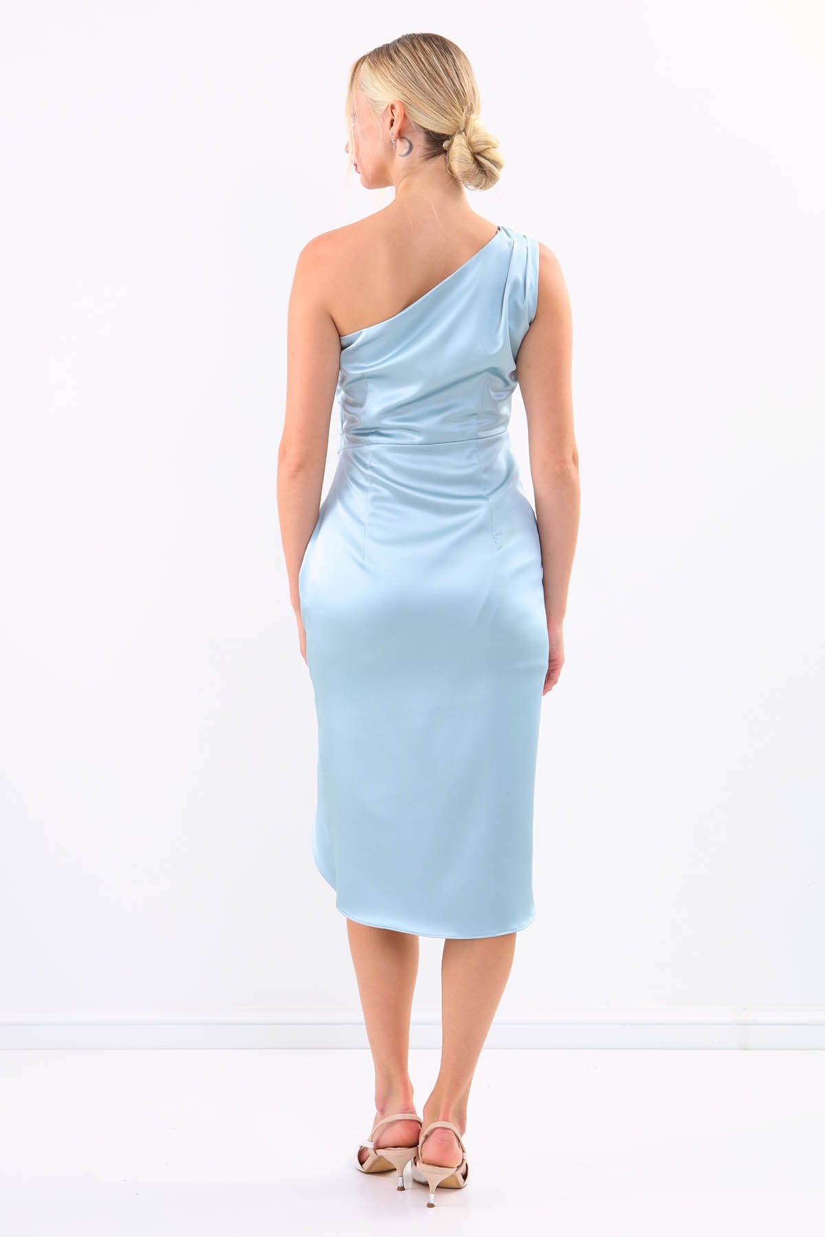 ONE SHOULDER SATIN DRESS