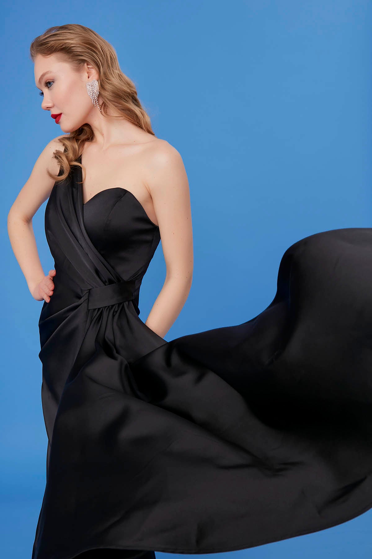 ONE SHOULDER LONG SATIN DRESS