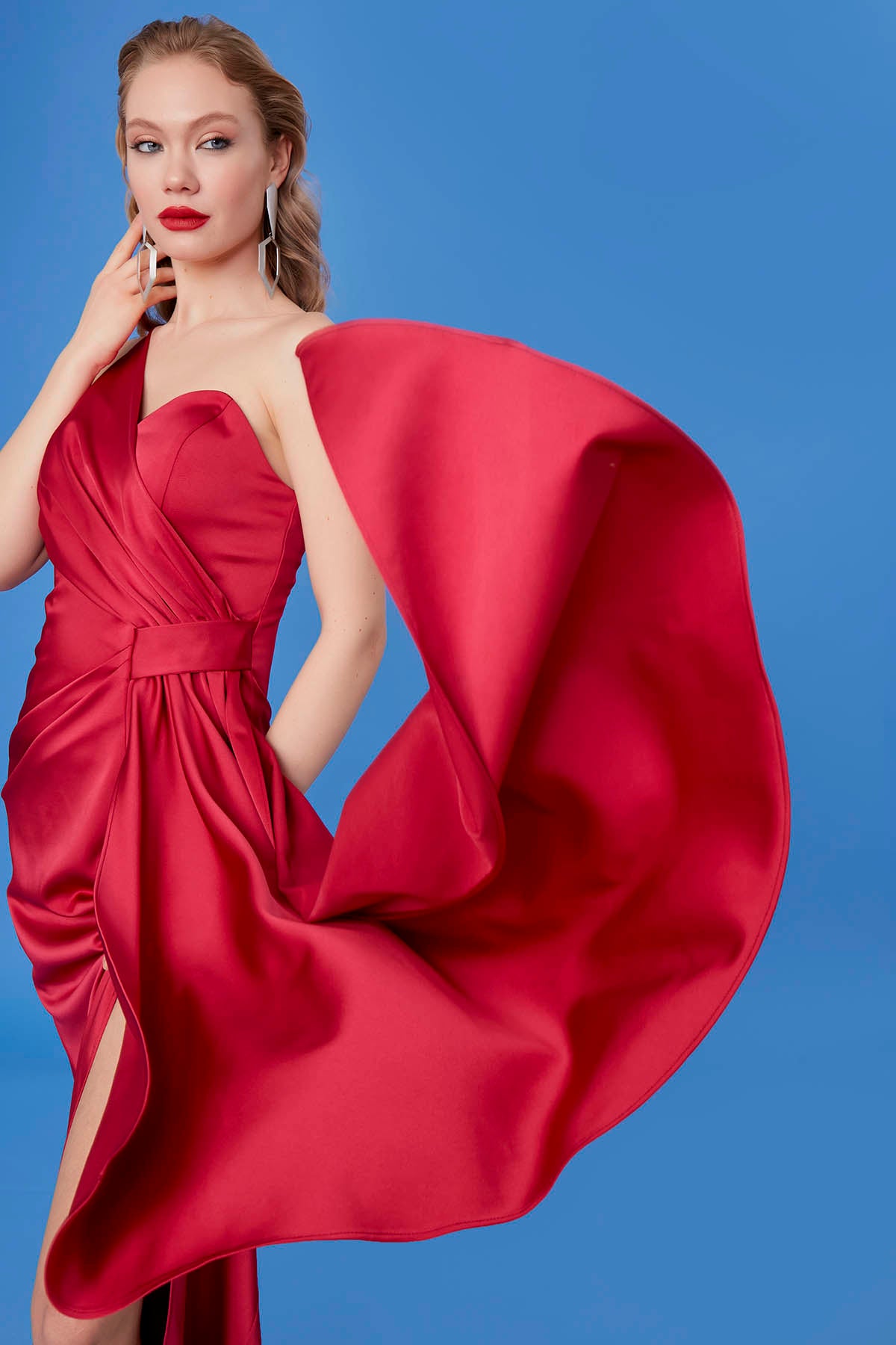 ONE SHOULDER LONG SATIN DRESS