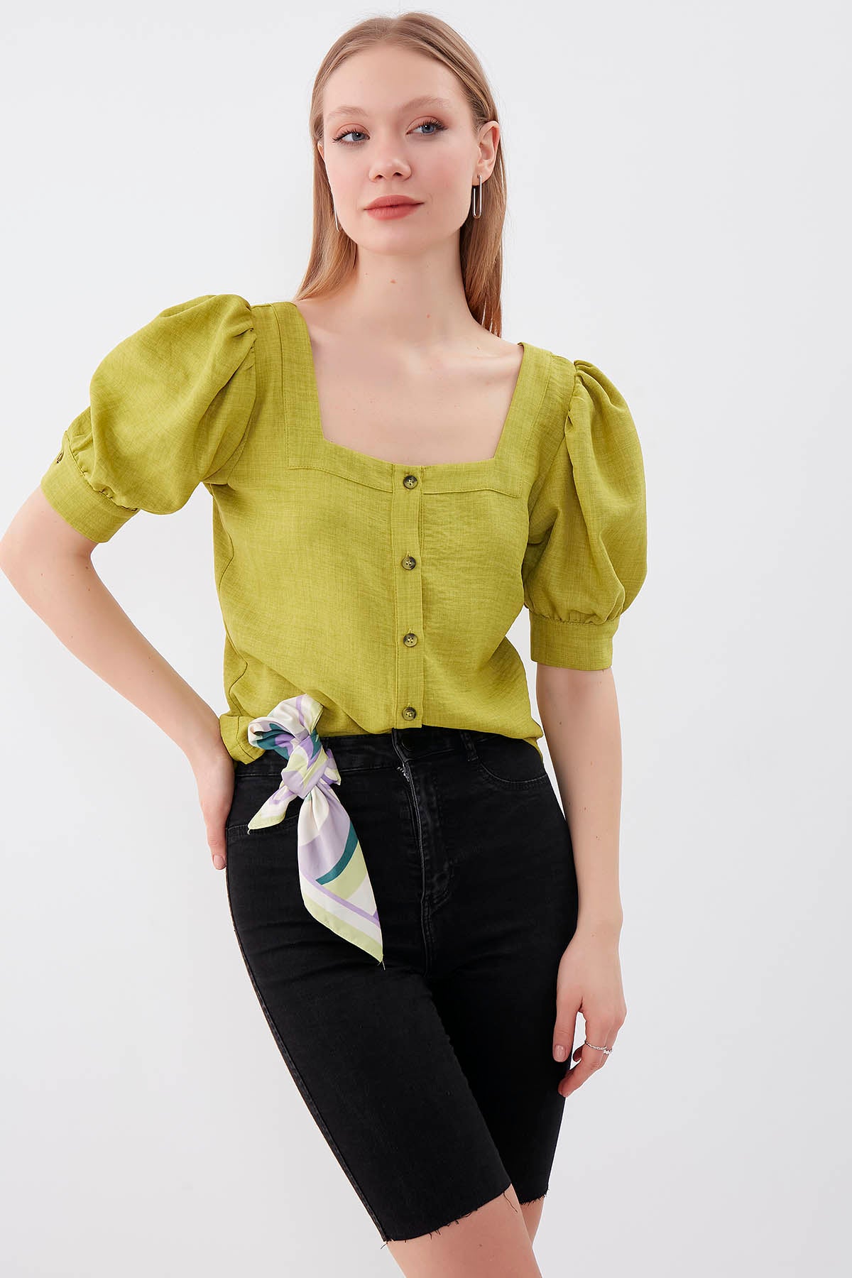 U-COLLAR LOOSE SLEEVE BUTTON BLOUSE
