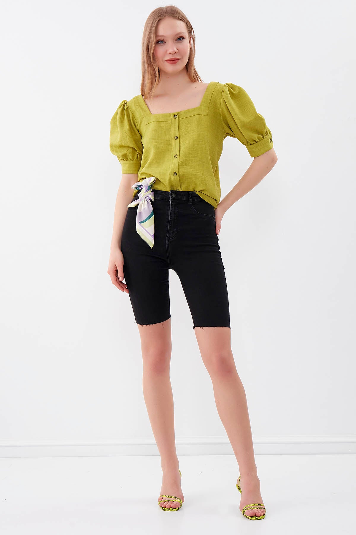 U-COLLAR LOOSE SLEEVE BUTTON BLOUSE