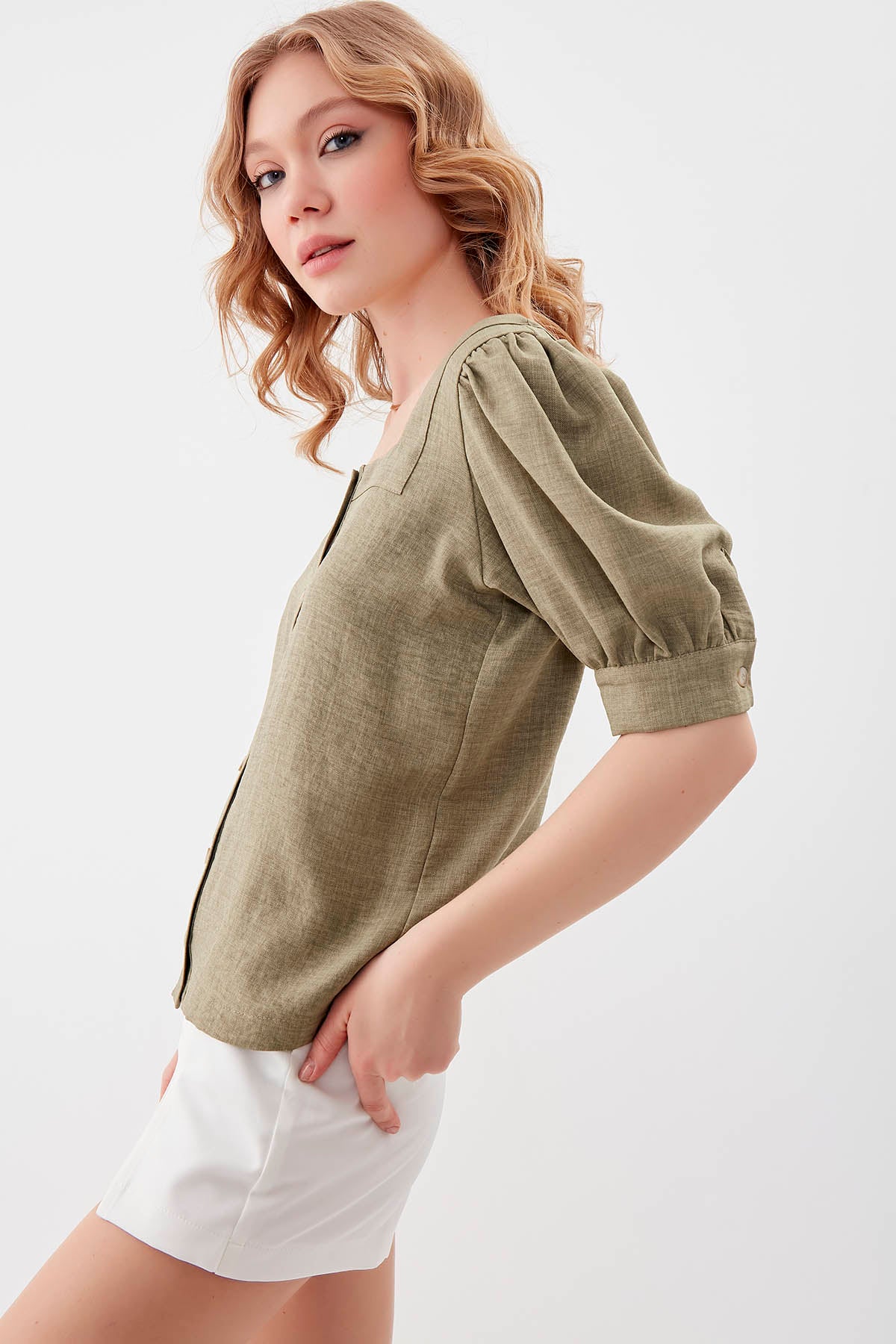 U-COLLAR LOOSE SLEEVE BUTTON BLOUSE