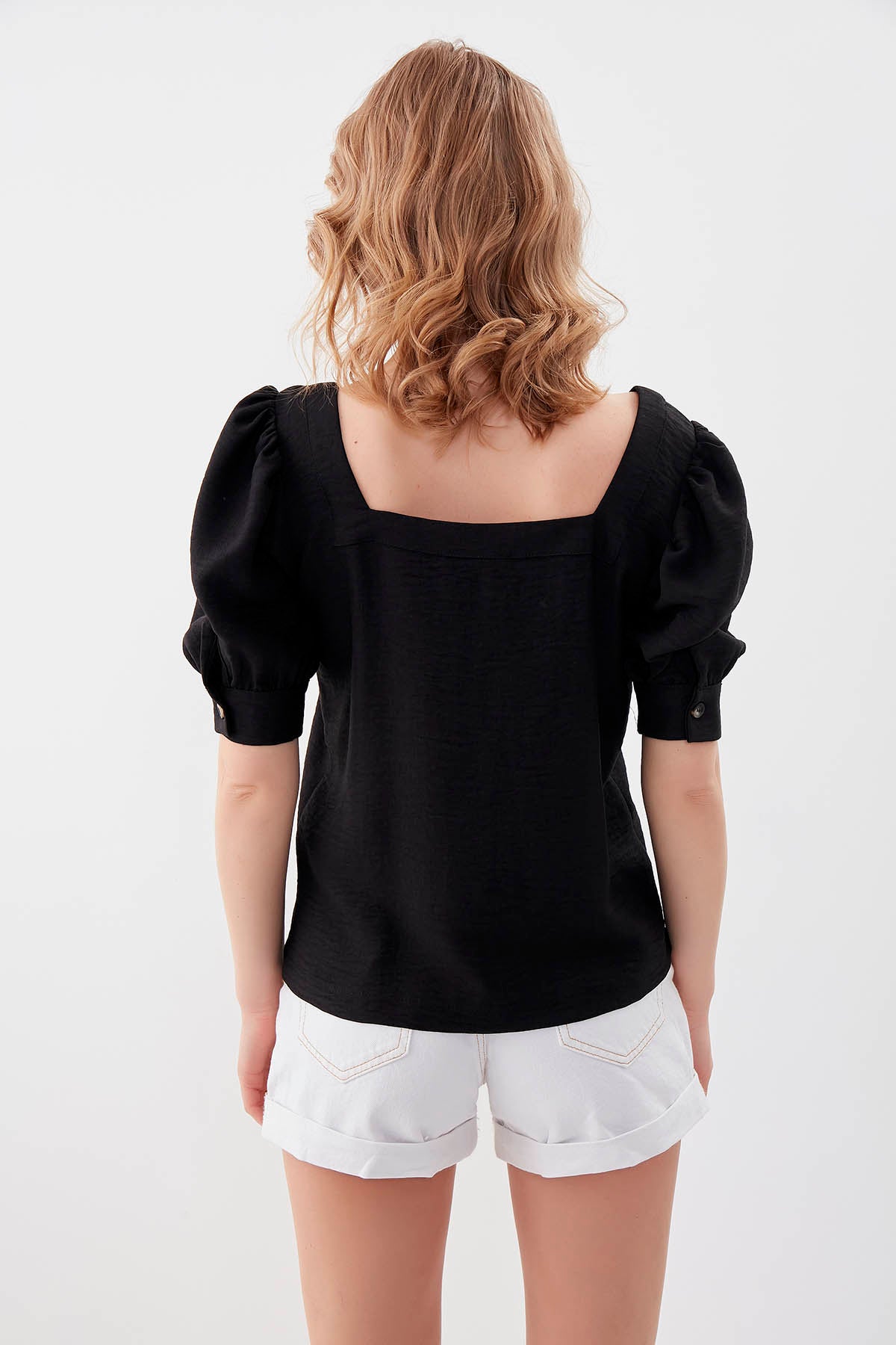 U-COLLAR LOOSE SLEEVE BUTTON BLOUSE