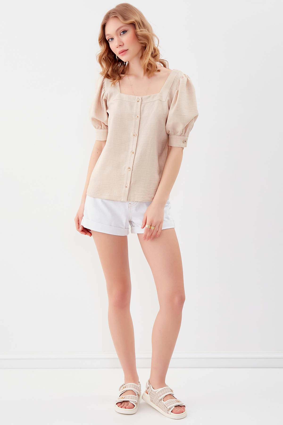 U-COLLAR LOOSE SLEEVE BUTTON BLOUSE