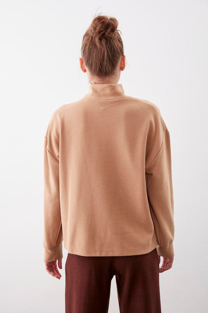 THREE BUTTONS KNITTED BLOUSE