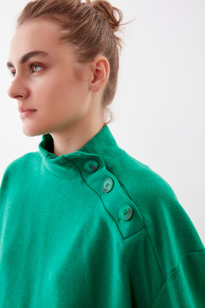 THREE BUTTONS KNITTED BLOUSE