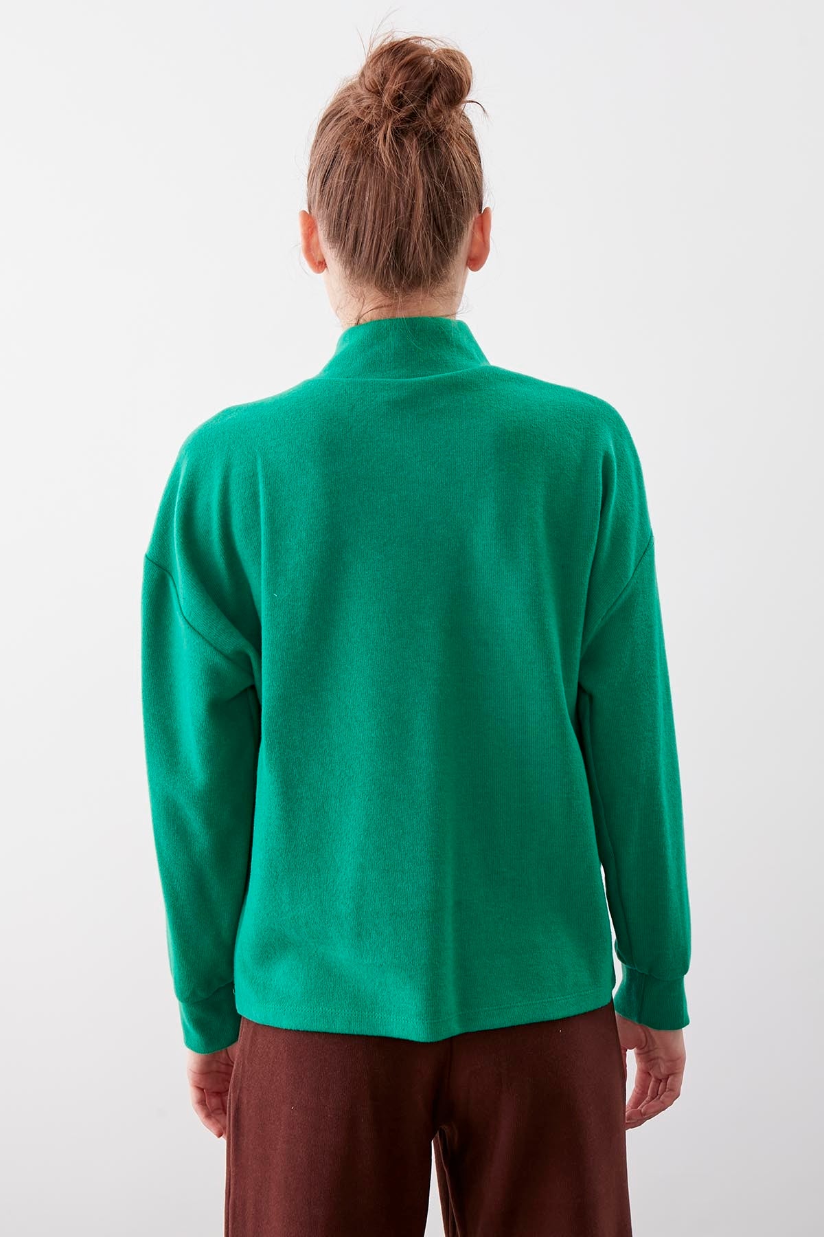 THREE BUTTONS KNITTED BLOUSE