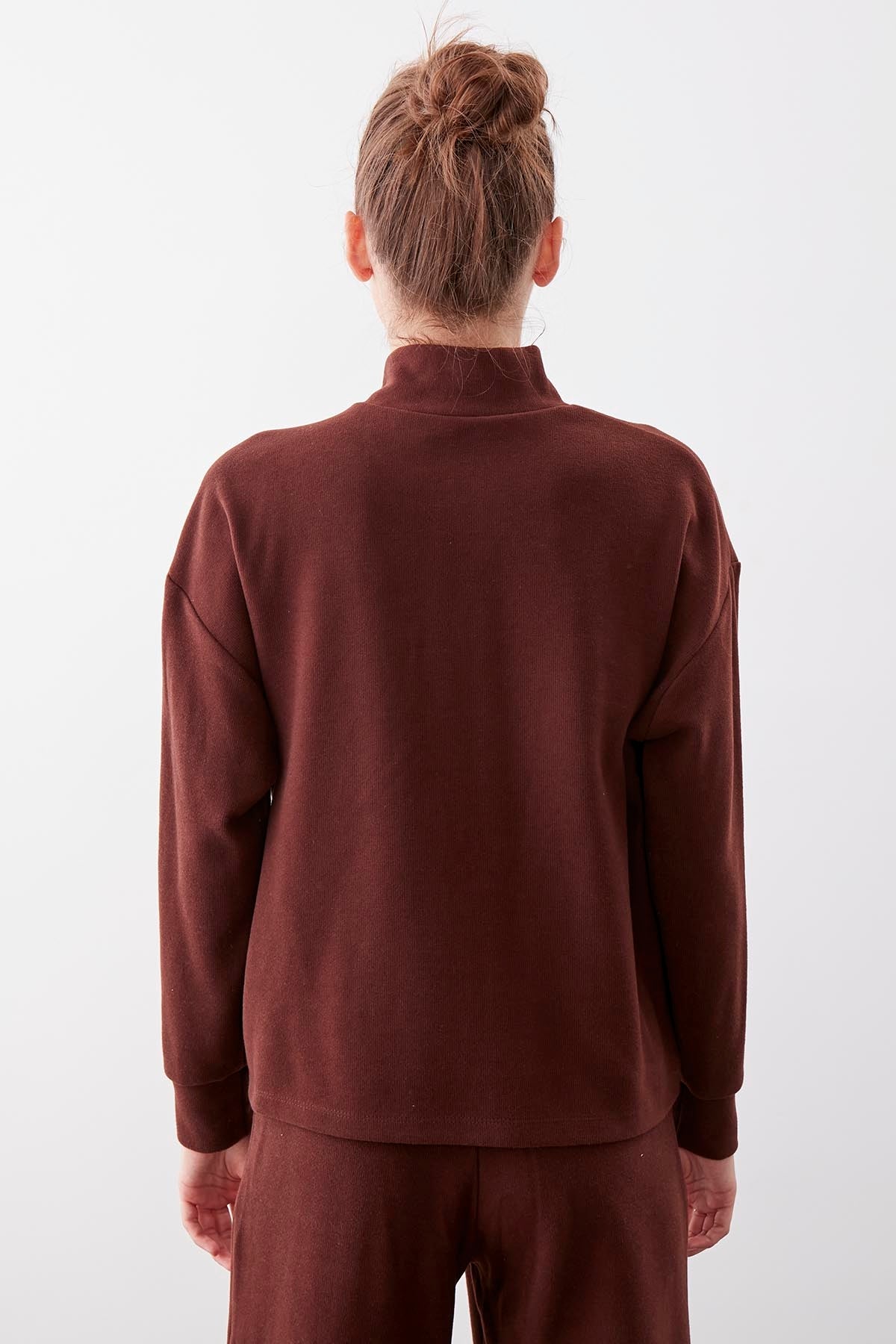 THREE BUTTONS KNITTED BLOUSE
