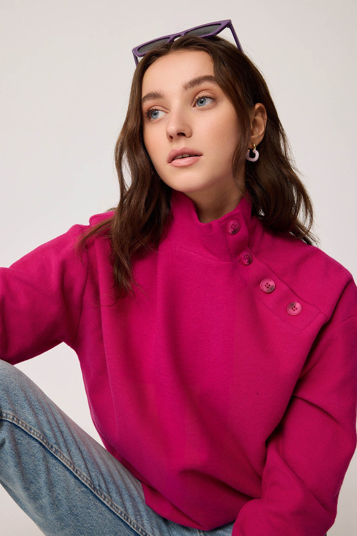 THREE BUTTONS KNITTED BLOUSE