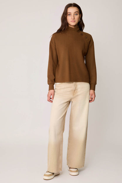 THREE BUTTONS KNITTED BLOUSE