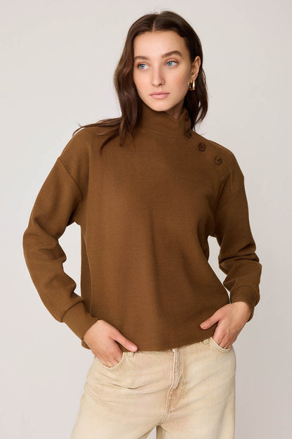 THREE BUTTONS KNITTED BLOUSE