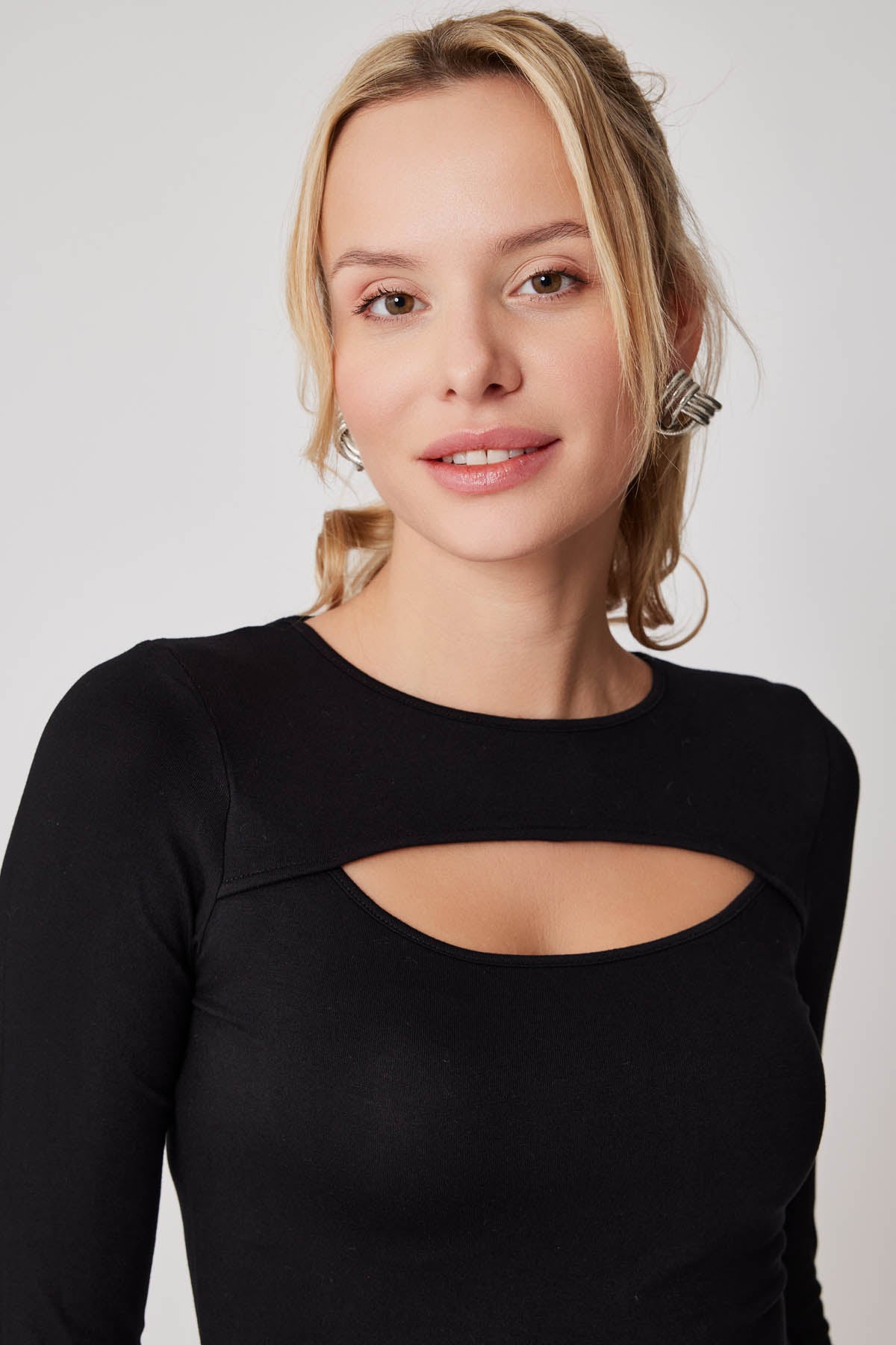 LONG SLEEVE BLOUSE WITH CLEAVAGE