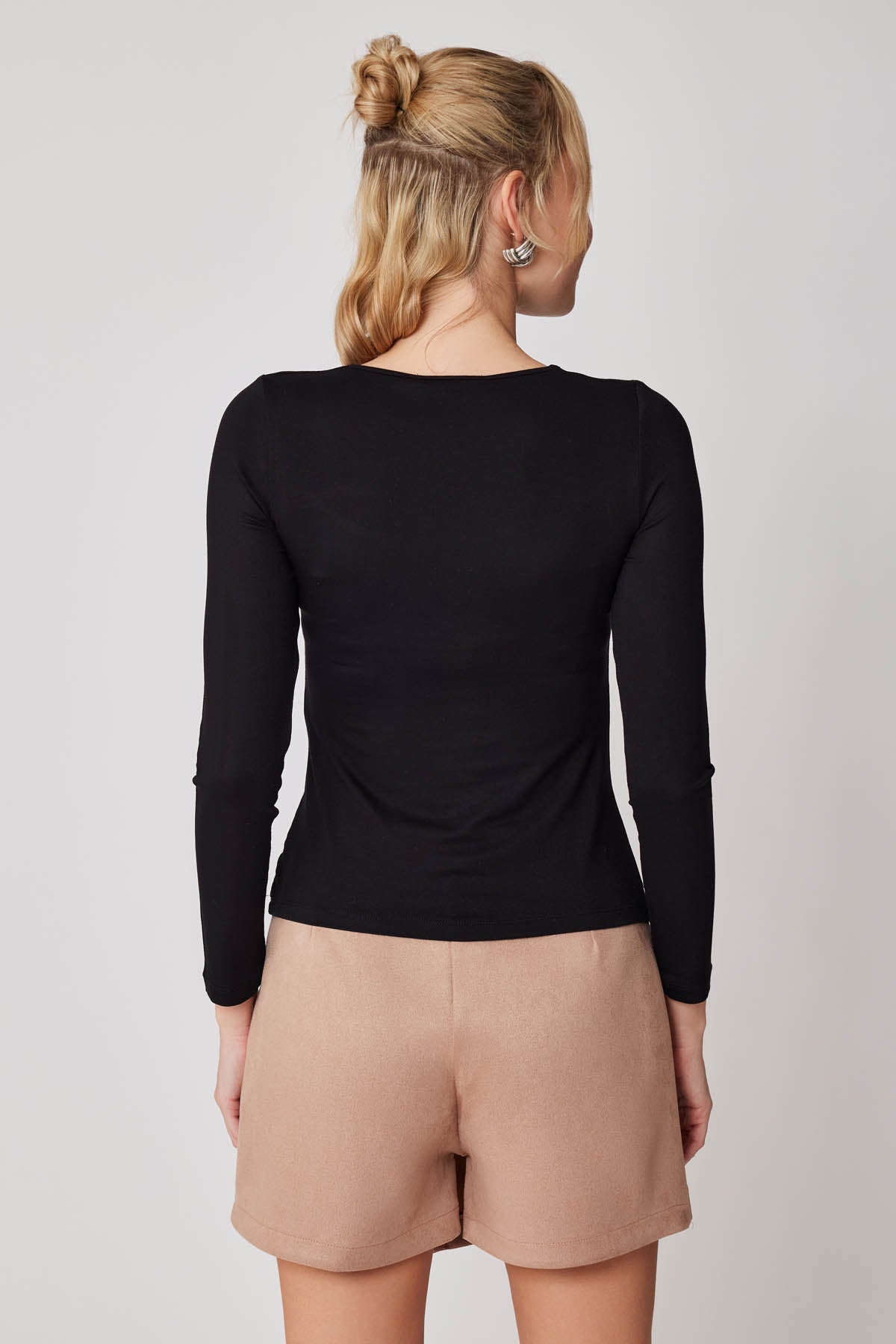 LONG SLEEVE BLOUSE WITH CLEAVAGE