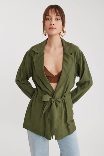 LONG COLLAR DETAILED WAIST-TIE JACKET