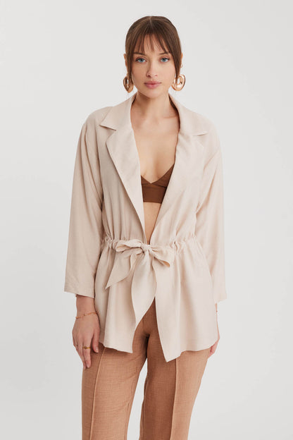 LONG COLLAR DETAILED WAIST-TIE JACKET