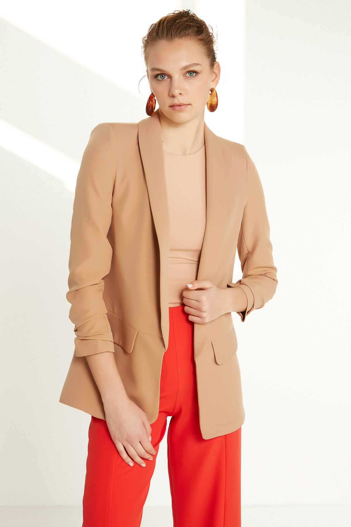 LONG COLLAR DETAILED SLEEVE BLAZER JACKET