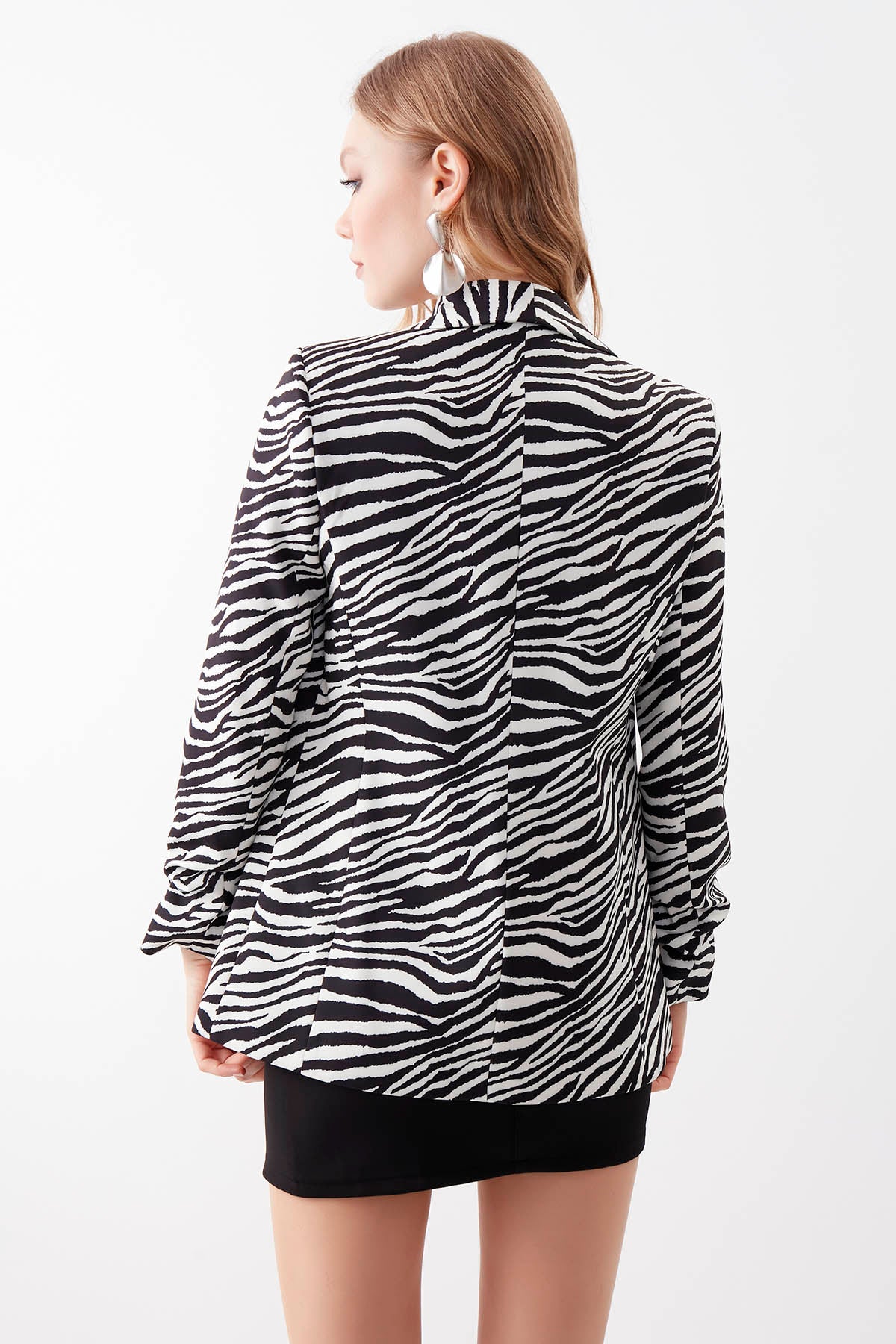 LONG COLLAR ZEBRA PATTERNED BLAZER JACKET
