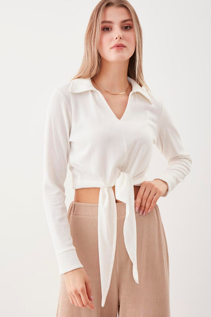 V-COLLAR BLOUSE WITH BINDING
