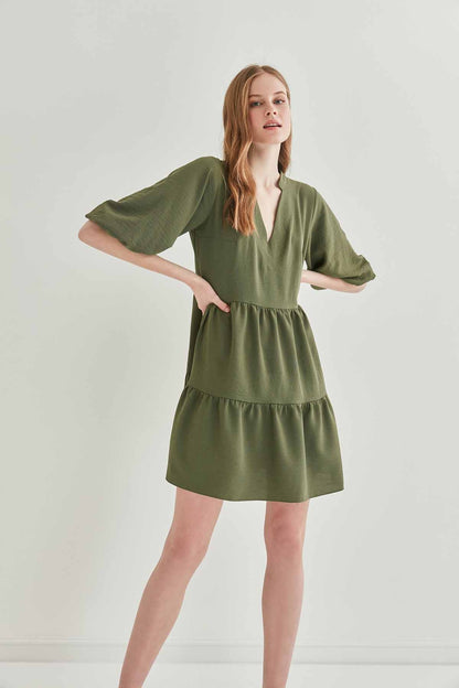 V COLLAR BUBBLE SLEEVE WIDE SECTOR DRESS