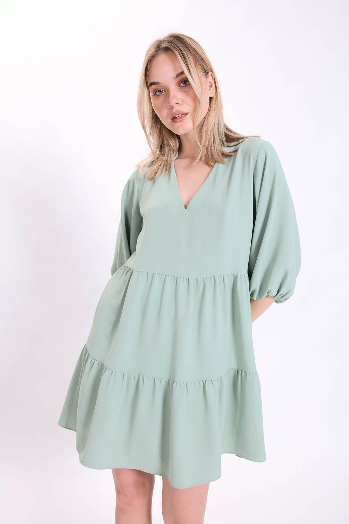 V COLLAR BUBBLE SLEEVE WIDE SECTOR DRESS