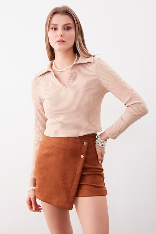 V COLLAR CROP BLOUSE