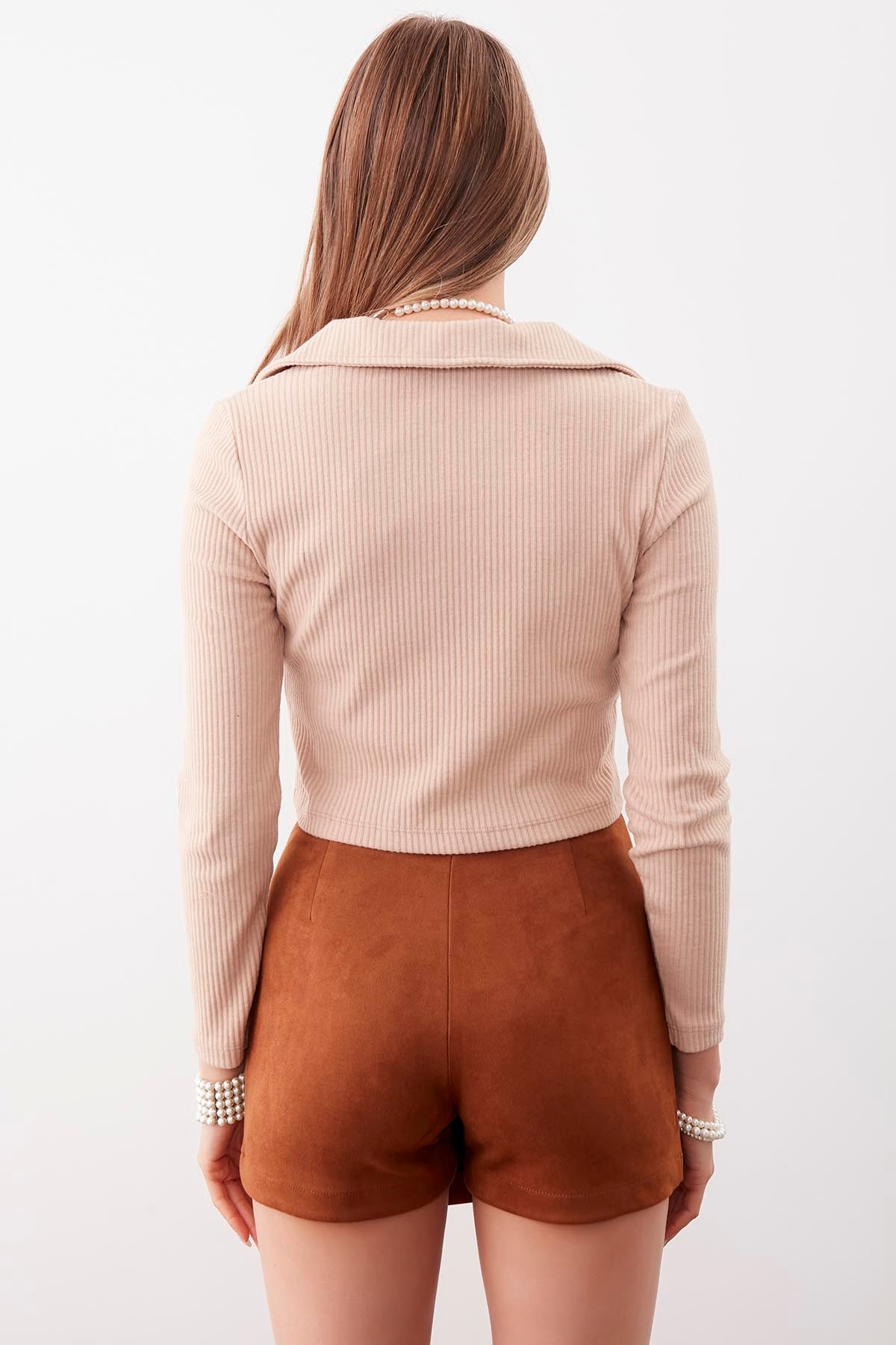 V COLLAR CROP BLOUSE