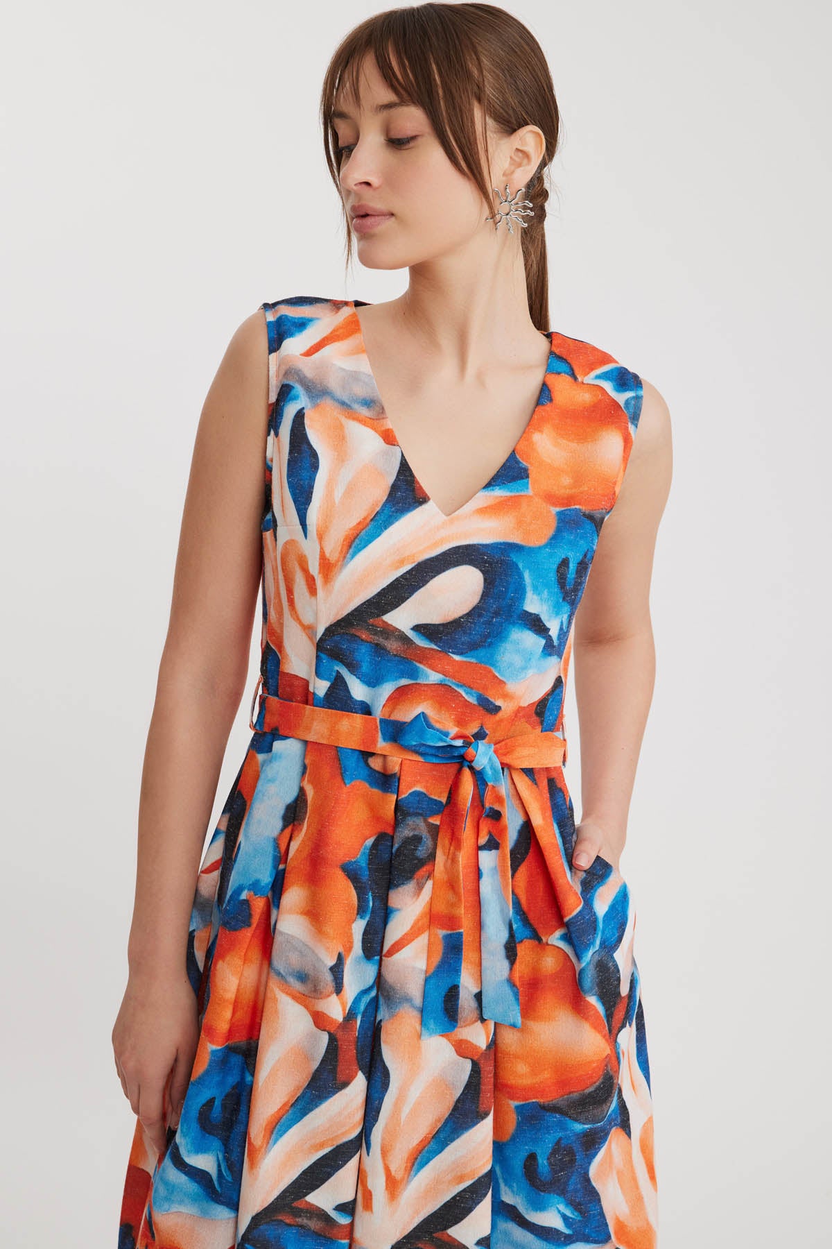 V COLLAR PATTERNED  PLEATED BINDING DRESS