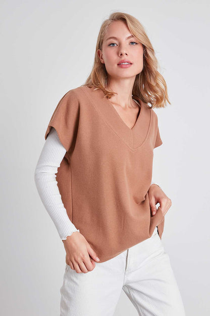 V COLLAR LOW SLEEVE KNITTED SWEAT