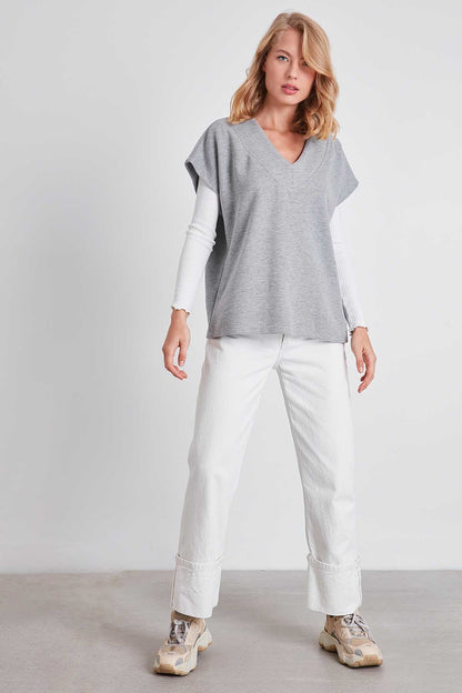 V COLLAR LOW SLEEVE KNITTED SWEAT