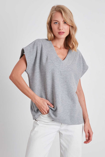 V COLLAR LOW SLEEVE KNITTED SWEAT