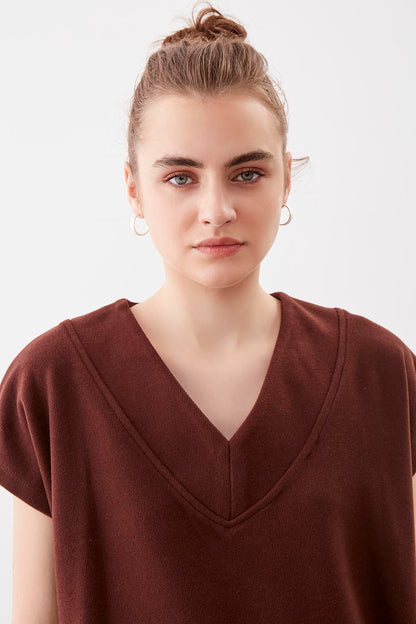 V COLLAR LOW SLEEVE KNITTED SWEAT