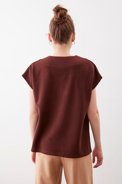 V COLLAR LOW SLEEVE KNITTED SWEAT