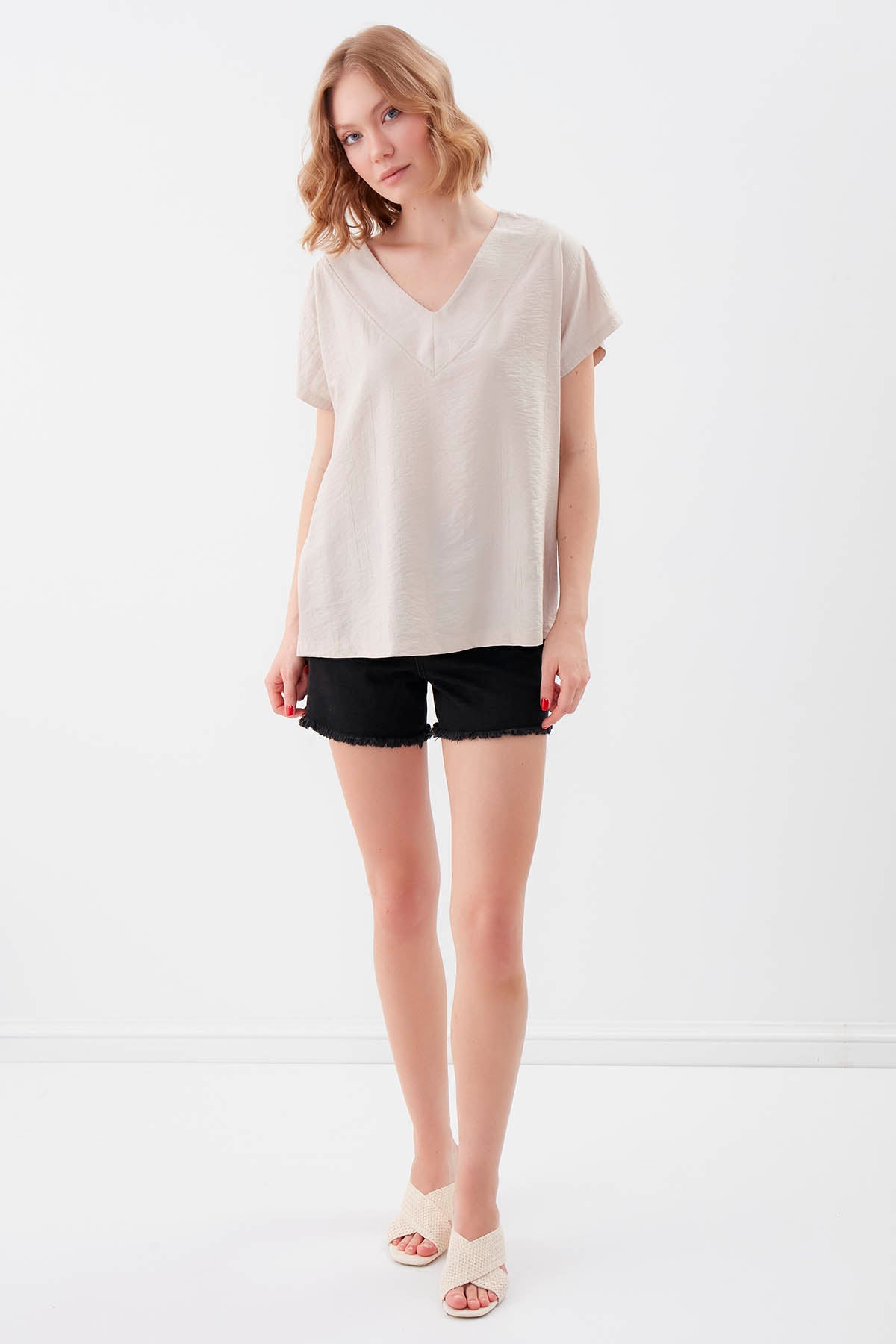 V COLLAR SHORT SLEEVE BLOUSE